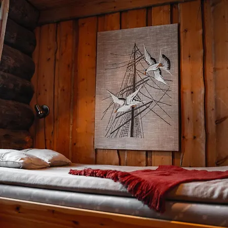 Justiina Log Cabin Chalet